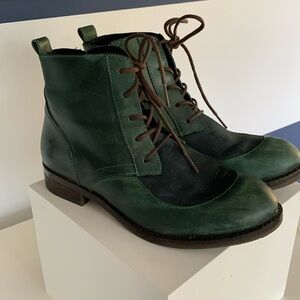 Fly London woman’s boots used